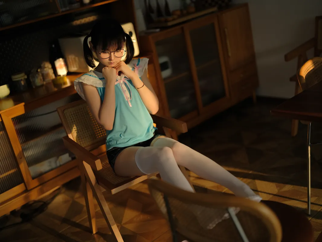 你的电子女友 - 幼水铃衣